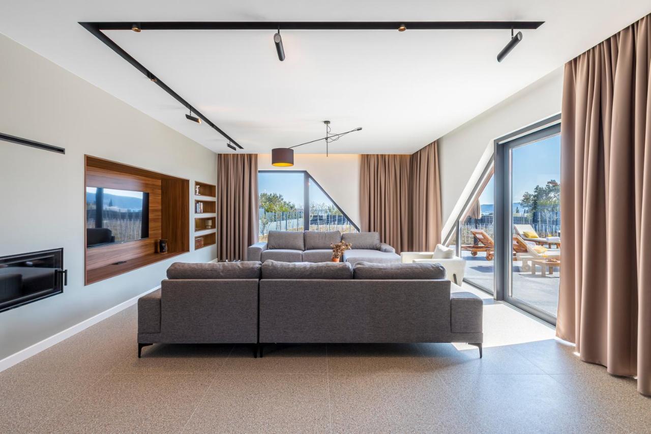 Villa Seven Hearts With Heated Pool And Private Basketball Playground Near Split Kaštela