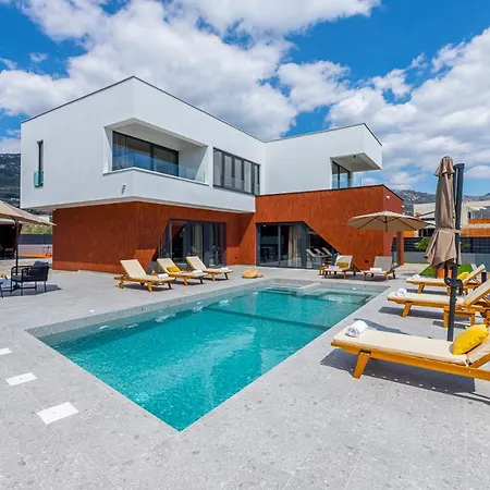 Villa Seven Hearts With Heated Pool And Private Basketball Playground Near Split Kastela Exterior photo