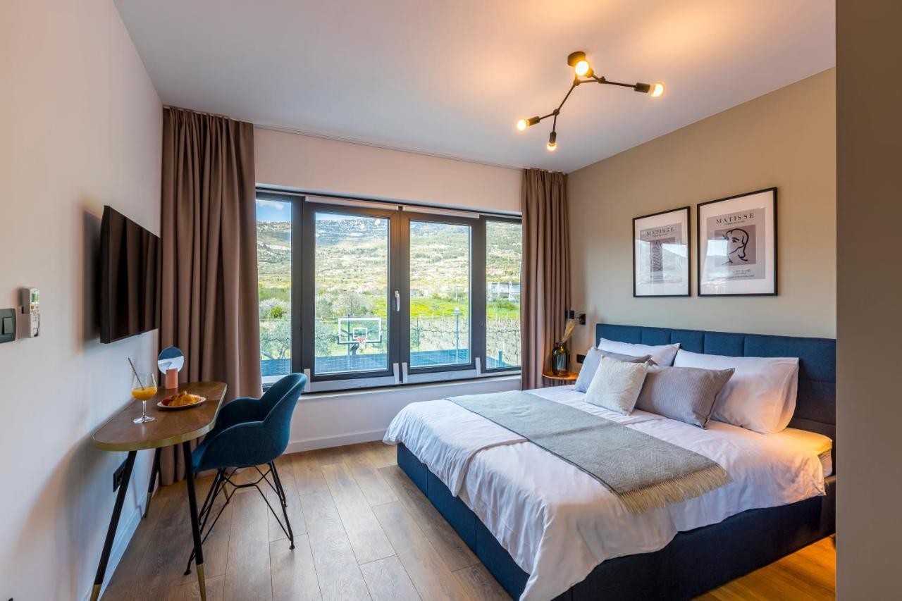 Villa Seven Hearts With Heated Pool And Private Basketball Playground Near Split Kastela