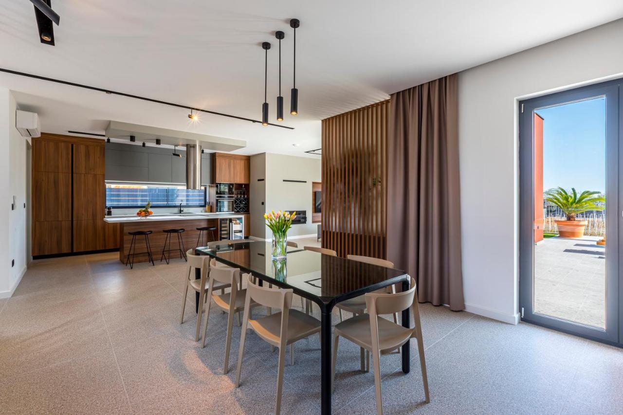Seven Hearts With Heated Pool And Private Basketball Playground Near Split Villa *