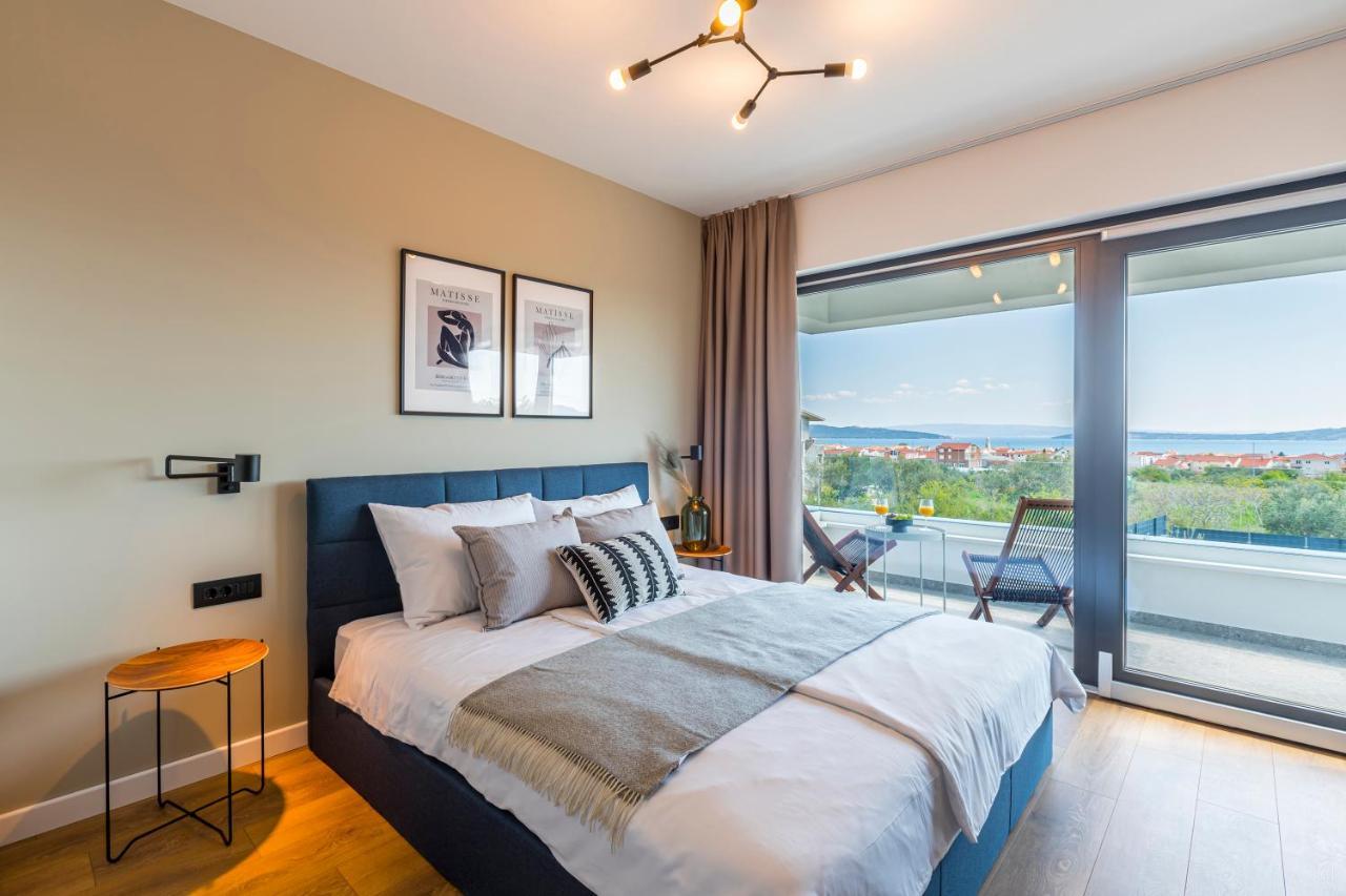 Seven Hearts With Heated Pool And Private Basketball Playground Near Split *