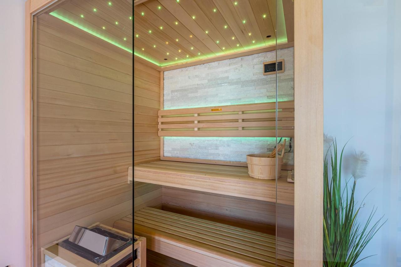 Villa Seven Hearts With Heated Pool And Private Basketball Playground Near Split Kastela