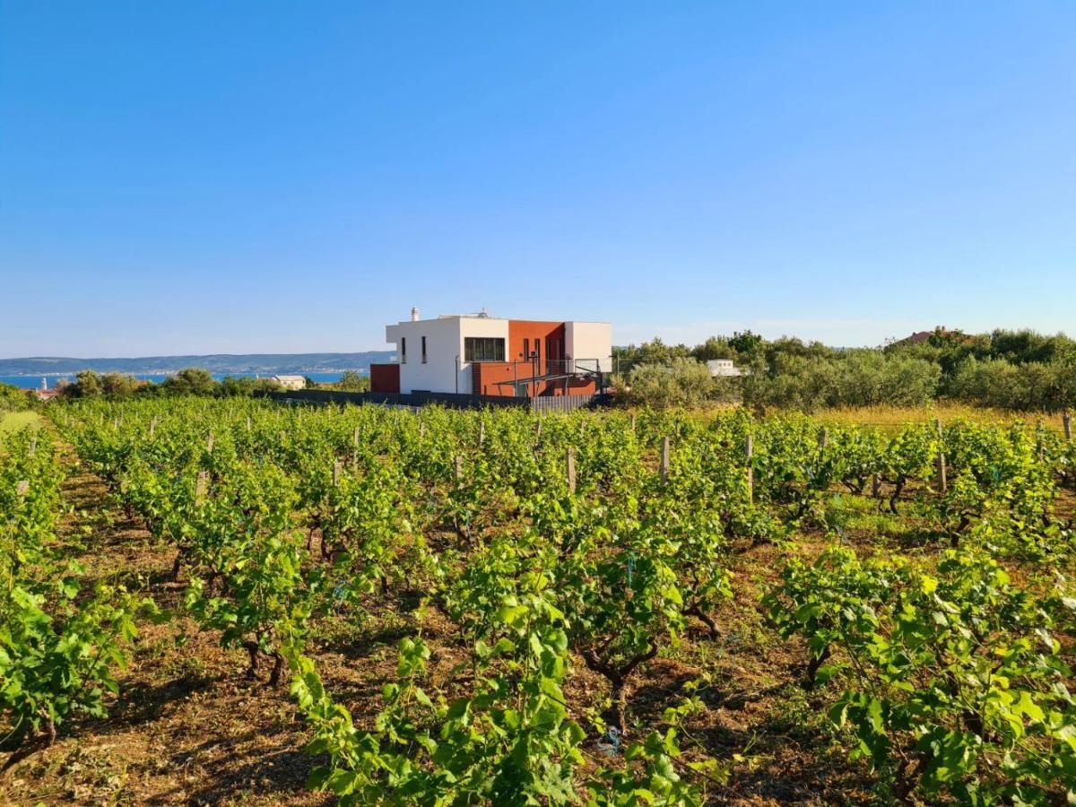 Seven Hearts With Heated Pool And Private Basketball Playground Near Split Villa *